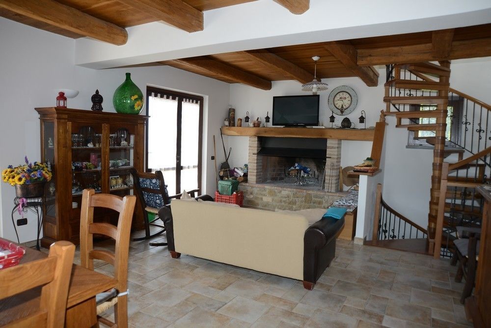 Colle Delle Meraviglie Fratticciola Selvatica 外观 照片